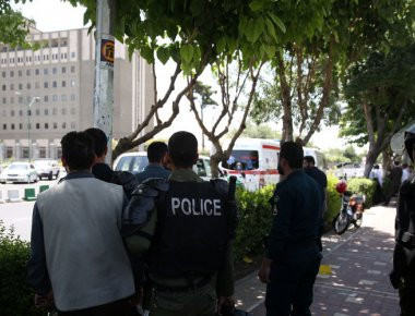 Συνεχίζονται οι έρευνες για τον εντοπισμό τζιχαντιστών μετά την τρομοκρατική επίθεση στην Τεχεράνη